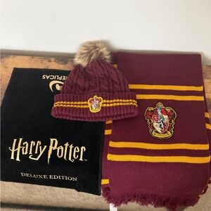 NWT Harry Potter Gryffindor Knit Scarf & Pom Beanie - Maroon & Gold